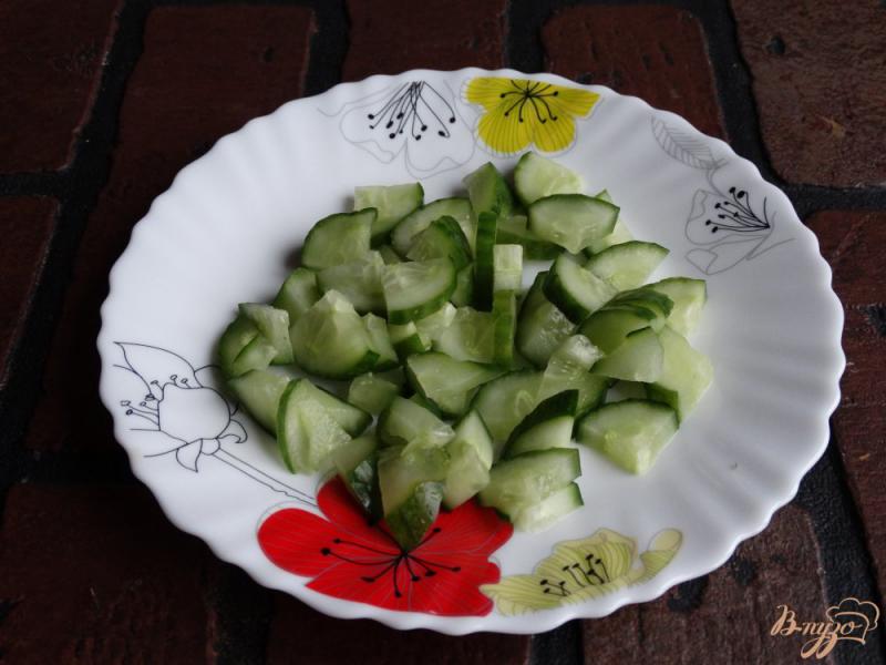 Фото приготовление рецепта: Салат с авокадо и шампиньонами шаг №1