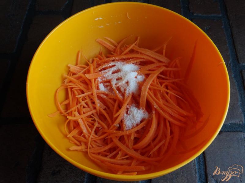 Фото приготовление рецепта: Морковка по-корейски шаг №2