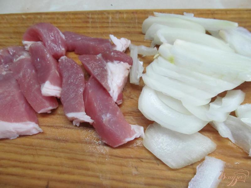 Фото приготовление рецепта: Рагу со свининой тыквой и карри шаг №1