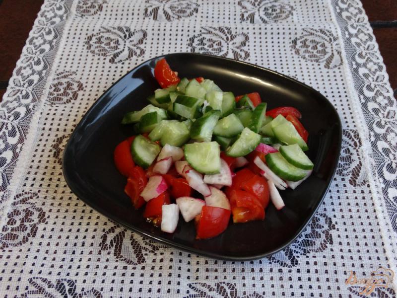 Фото приготовление рецепта: Овощной салат с авокадо шаг №2