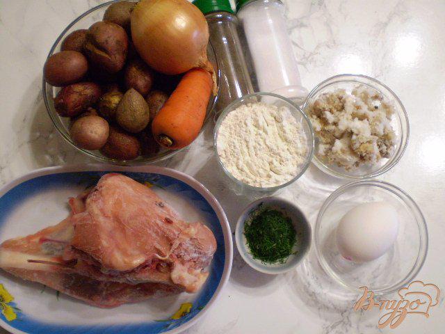 Фото приготовление рецепта: Суп с галушками на курином бульоне шаг №1