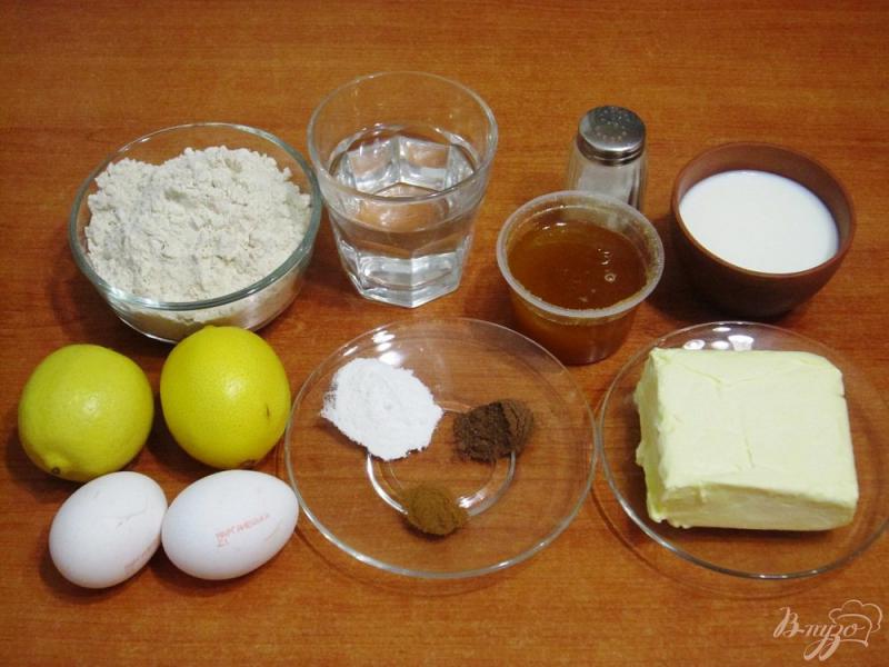 Фото приготовление рецепта: Медовый кекс с лимоном шаг №1