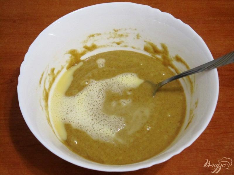 Фото приготовление рецепта: Медовый кекс с лимоном шаг №7
