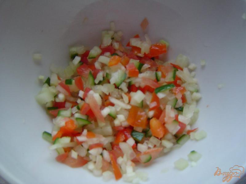 Фото приготовление рецепта: Баклажановая закуска с овощной сальсой шаг №2