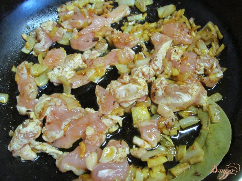 Фото приготовление рецепта: Бирьяни с курицей шаг №6