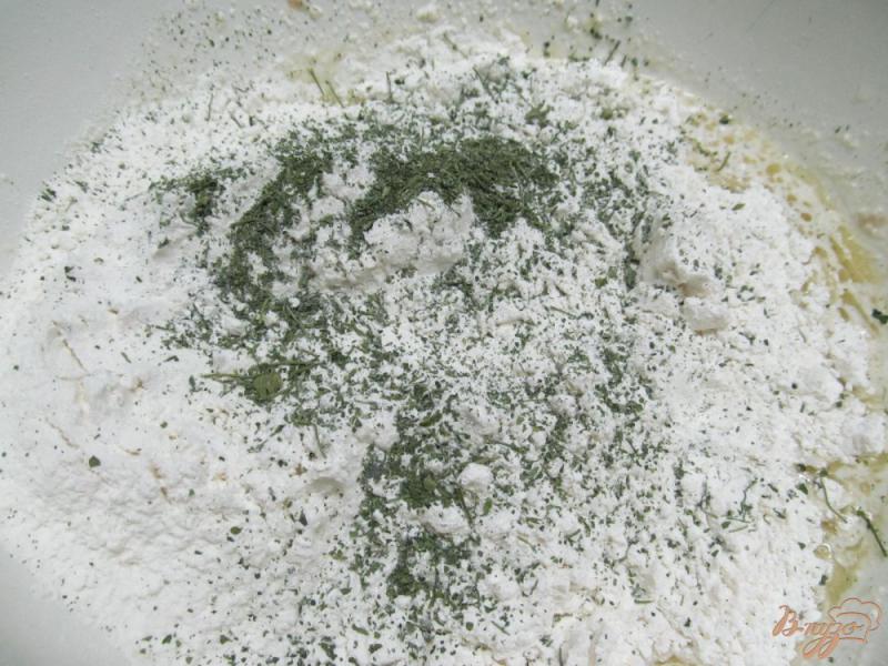 Фото приготовление рецепта: Белый хлеб на молоке с сухой петрушкой шаг №3