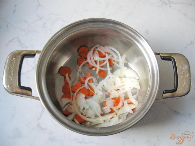 Фото приготовление рецепта: Свиная печень в томатно-сметанном соусе шаг №3