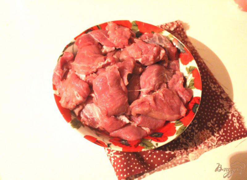 Фото приготовление рецепта: Тушеная говядина с перцем в мультиварке шаг №1