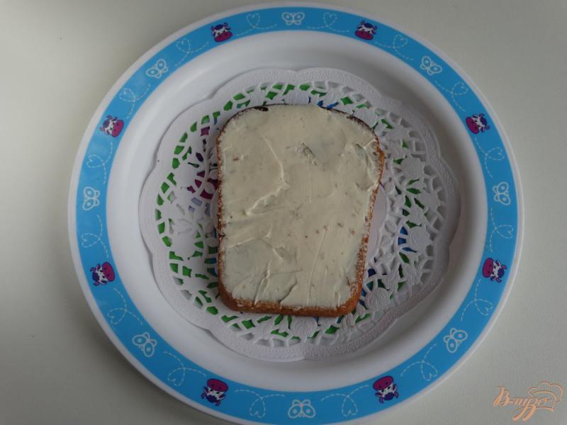Фото приготовление рецепта: Бутерброд в детском оформлении «Зайка» шаг №1