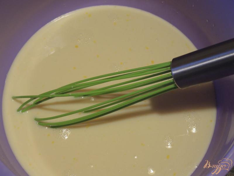 Фото приготовление рецепта: Сырные блины с зеленью шаг №1