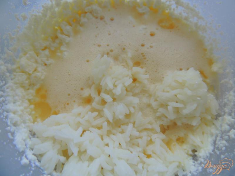 Фото приготовление рецепта: Творожно рисовая запеканка с вишней шаг №2