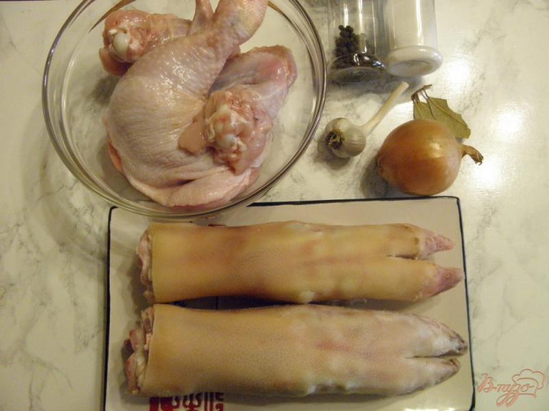 Фото приготовление рецепта: Холодец из куриных и свиных ножек шаг №1