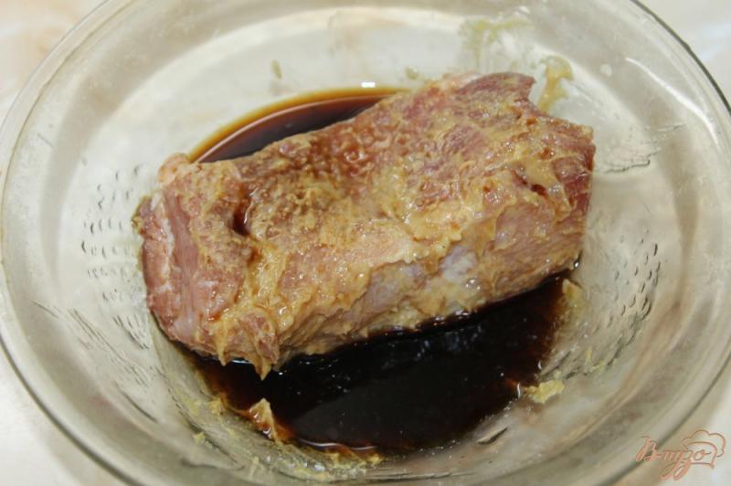 Фото приготовление рецепта: Свиная вырезка с смородиновым соусом шаг №2