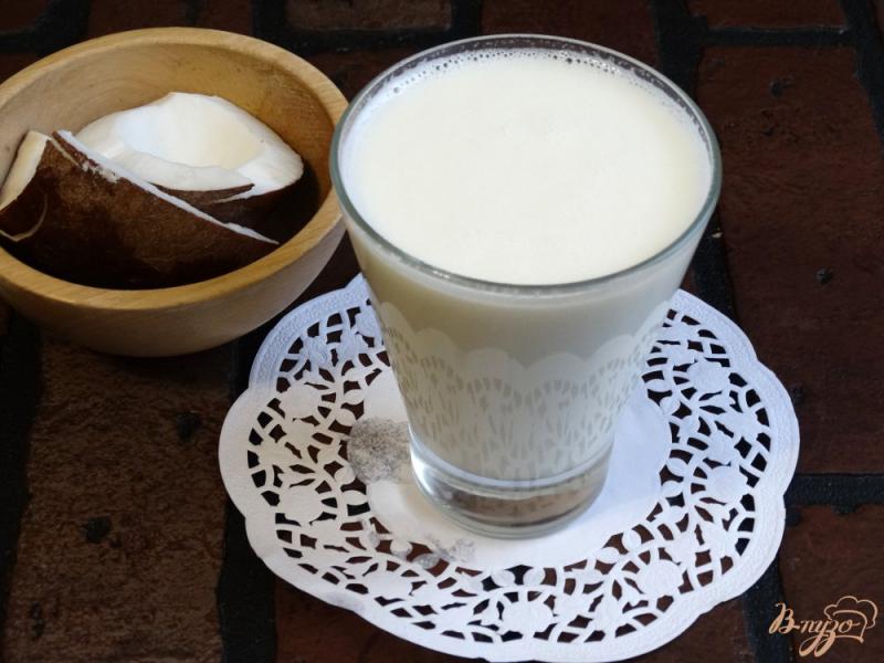 Фото приготовление рецепта: Кокосовая стружка и кокосовое молоко в домашних условиях шаг №11