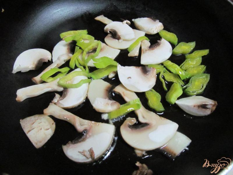 Фото приготовление рецепта: Рис с брокколи и шампиньоном шаг №1