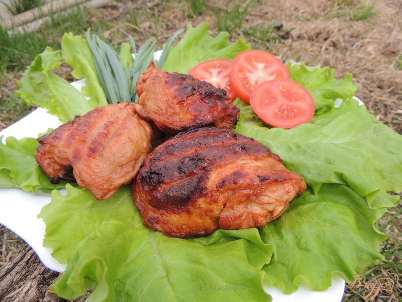 Фото приготовление рецепта: Куриные бёдрышки в кефире и соевом соусе шаг №6