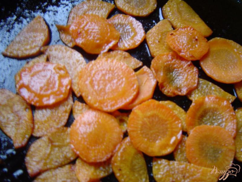 Фото приготовление рецепта: Морковь медово-пряная шаг №2