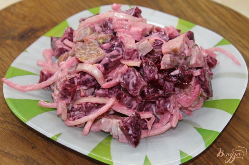 Фото приготовление рецепта: Салат со свеклой и копченым куриным мясом шаг №5