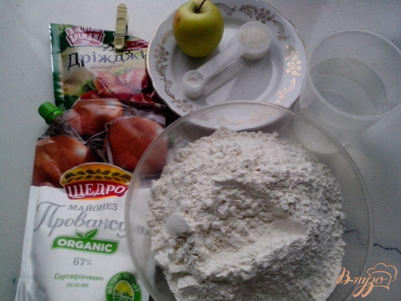 Фото приготовление рецепта: Хлеб с майонезом и яблоком в хлебопечке шаг №1