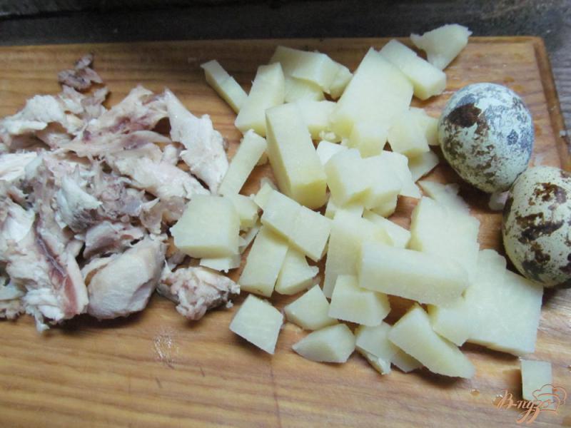Фото приготовление рецепта: Салат из куриного мяса и картофеля шаг №1