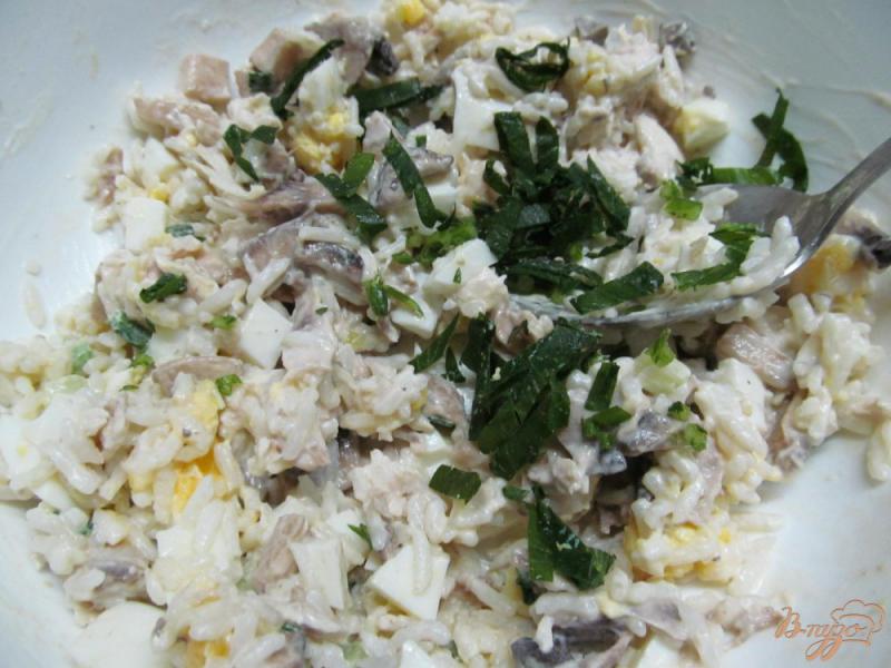 Фото приготовление рецепта: Салат из риса и курицы шаг №4