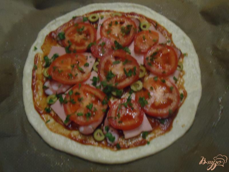 Фото приготовление рецепта: Пицца из теста на сливках шаг №6