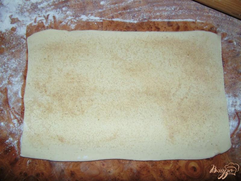 Фото приготовление рецепта: Печенье Улитка в сахаре с корицей шаг №2