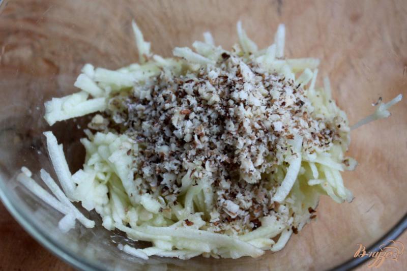 Фото приготовление рецепта: Слоеный салат из свеклы, тыквы и яблока шаг №4