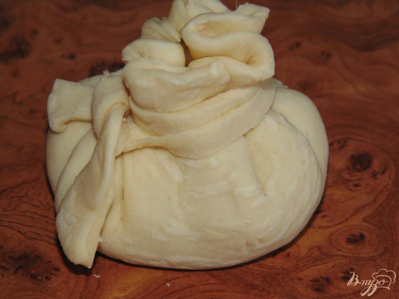 Фото приготовление рецепта: Слойки-мешочки с грибами и сыром шаг №10