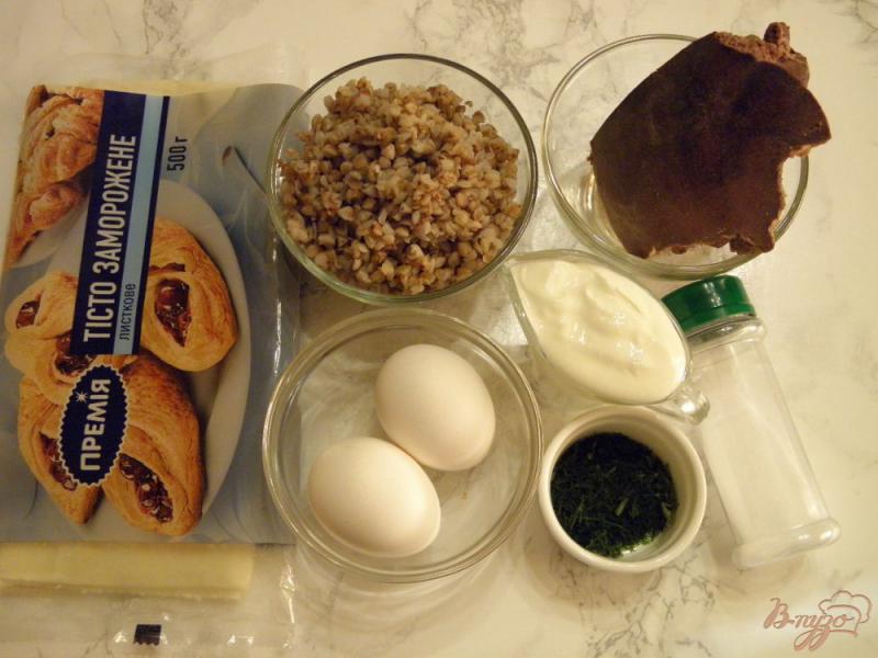 Фото приготовление рецепта: Гречневый пирог с печенкой шаг №1