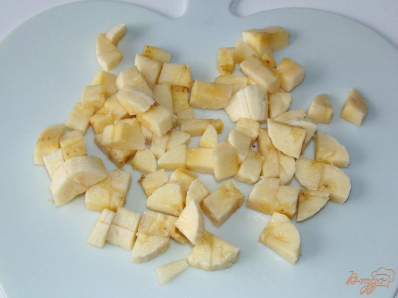 Фото приготовление рецепта: Смузи на молоке с бананом и овсяными хлопьями шаг №2