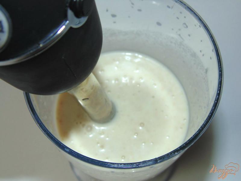 Фото приготовление рецепта: Смузи на молоке с бананом и овсяными хлопьями шаг №5