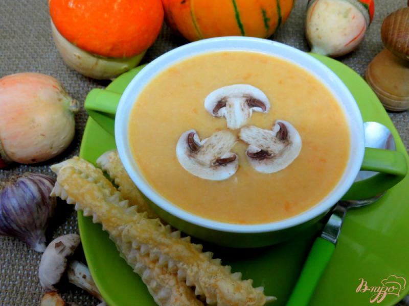 Фото приготовление рецепта: Тыквенный суп с грибами шаг №11
