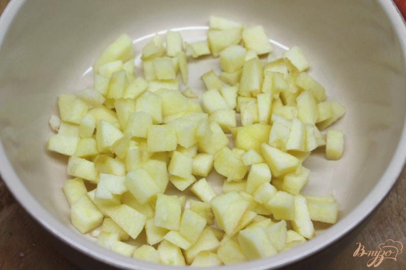Фото приготовление рецепта: Мясной салат с яблоком и болгарским перцем шаг №1