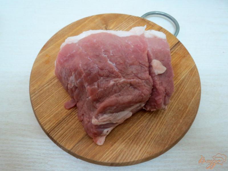 Фото приготовление рецепта: Свинина тушёная с грибами шаг №2