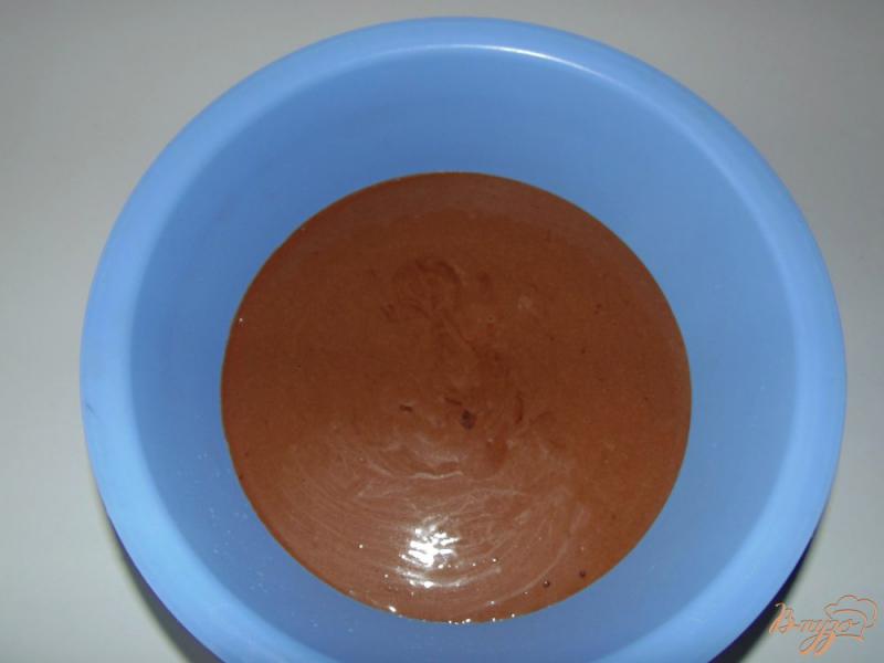 Фото приготовление рецепта: Шоколадные панкейки с вишневым сиропом шаг №3