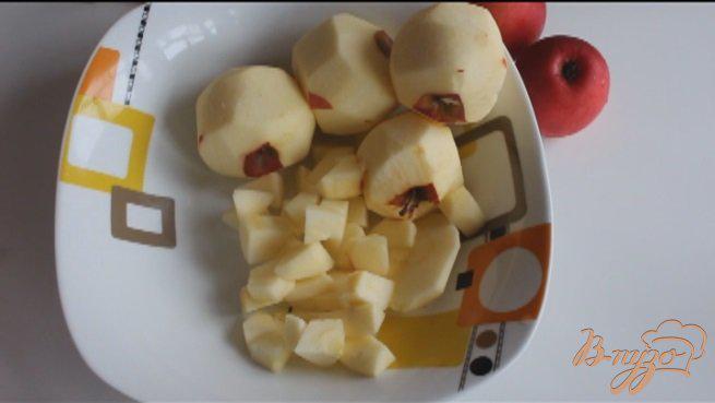 Фото приготовление рецепта: Лапшевник с яблоками шаг №2