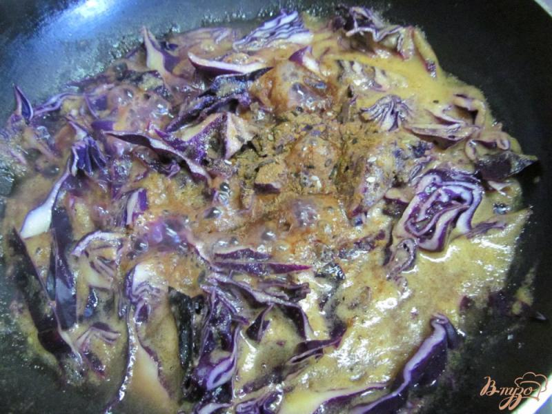 Фото приготовление рецепта: Салат из красной капусты шаг №3