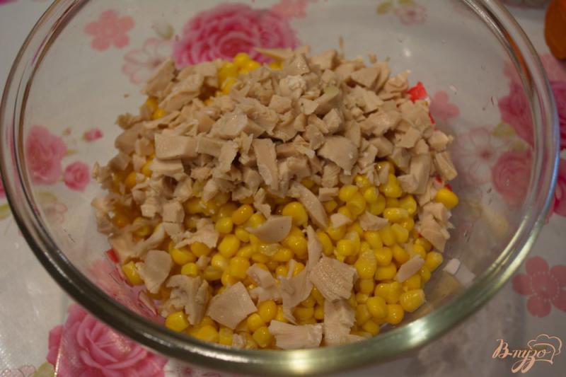 Фото приготовление рецепта: Салат Цыпленок шаг №3