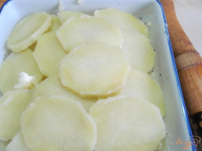 Фото приготовление рецепта: Слоенный картофельный гарнир шаг №3