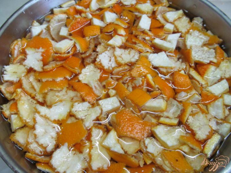 Фото приготовление рецепта: Варенье из мандариновой корки шаг №2