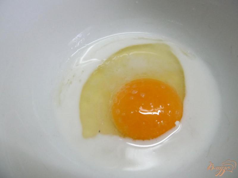 Фото приготовление рецепта: Жареный рис с яйцом и овощами шаг №4