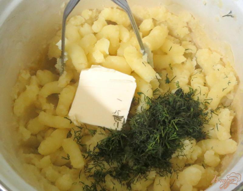 Фото приготовление рецепта: Запеканка из картофеля филе и грибов шаг №3