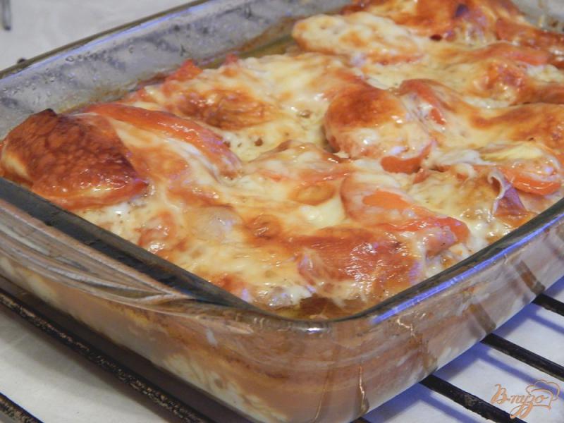 Фото приготовление рецепта: Курица с помидорами и моцареллой шаг №7