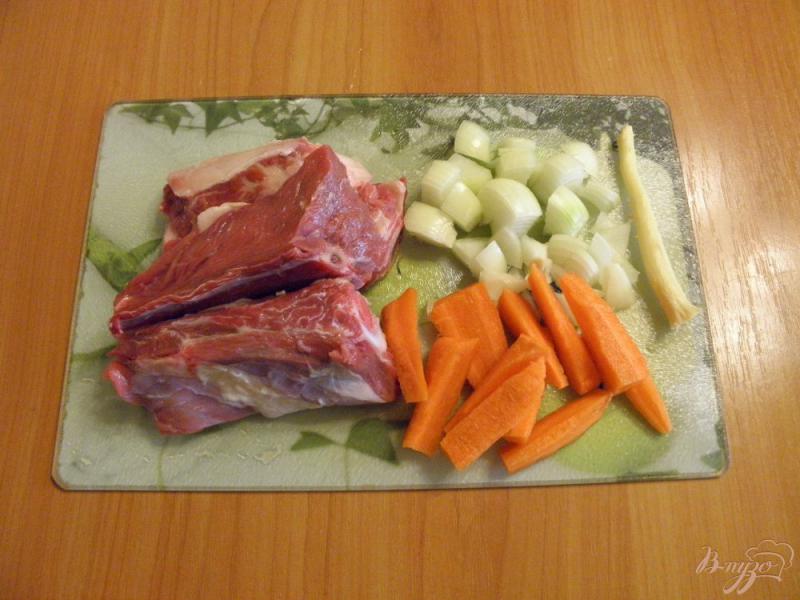 Фото приготовление рецепта: Гороховый суп на говяжьих ребрах шаг №2