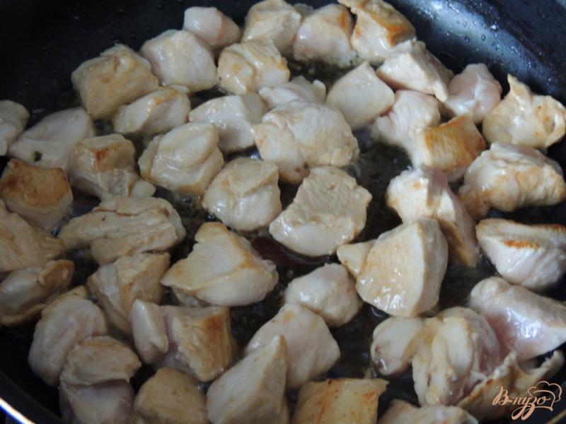 Фото приготовление рецепта: Куриное филе с соусом шаг №4