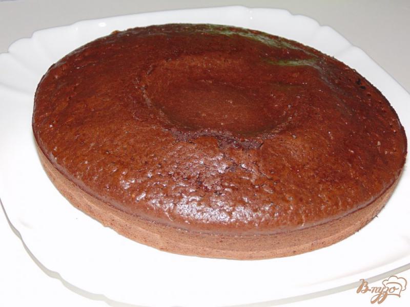 Фото приготовление рецепта: Шоколадный пирог на молоке и подсолнечном масле шаг №6