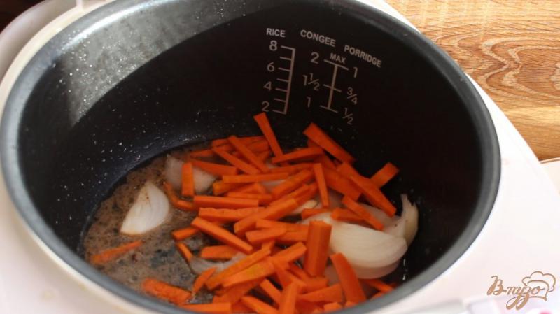 Фото приготовление рецепта: Кролик в мультиварке в сметанном соусе шаг №3