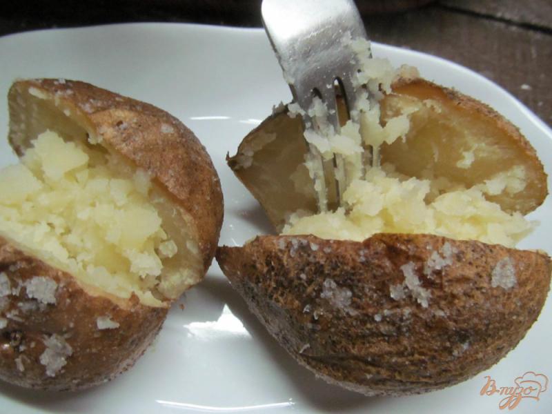 Фото приготовление рецепта: Запеченный картофель с фаршем шаг №6