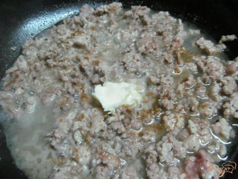 Фото приготовление рецепта: Запеченный картофель с фаршем шаг №3